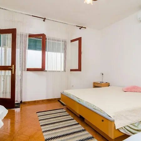 Apartment & Bluemoon - Triple With Patio And Sea View